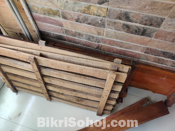 Wooden Bed কাঠের বিছানা